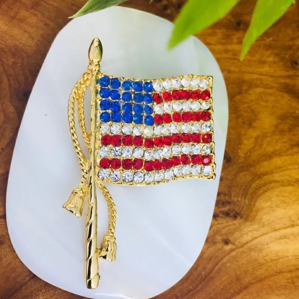 Vintage Patriot US FLAG RHINESTONE Red Blue White Crystal BROOCH 4235